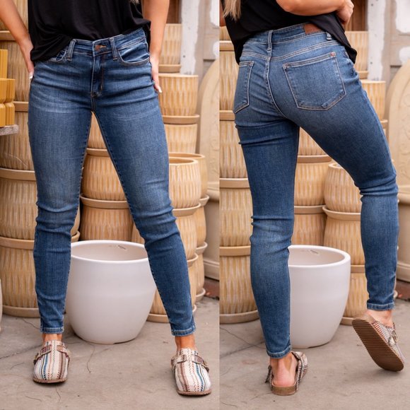 Judy Blue Denim - Judy Blue Breckenridge Mid Rise Skinny Jeans Size 7/28 Medium Wash Blue